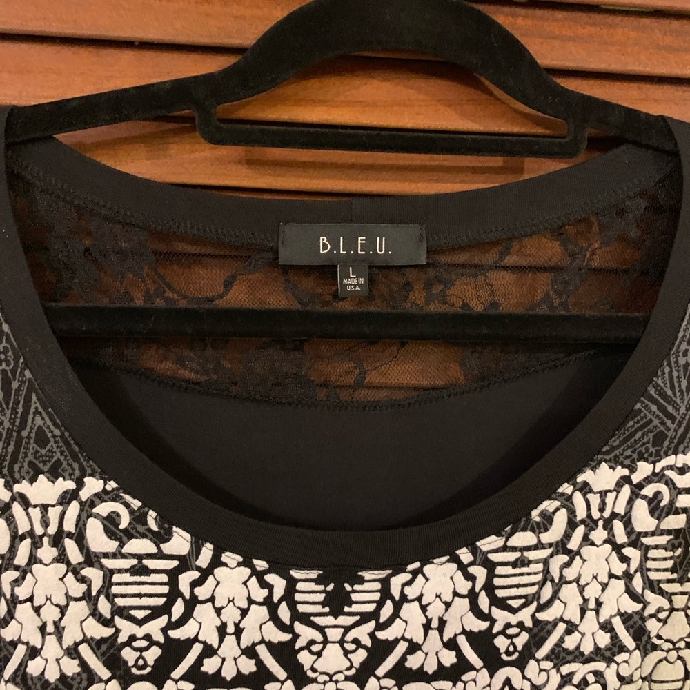 Black and White Damask Tunic NWOT - Picture 3 of 6